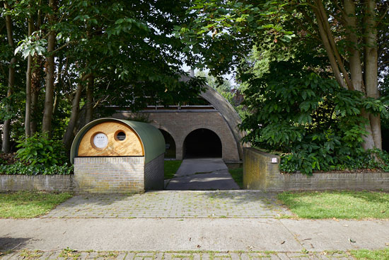 Frank Verplanken modernist house in Destelbergen, Belgium