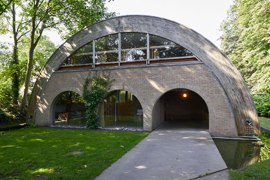 Frank Verplanken modernist house in Destelbergen, Belgium