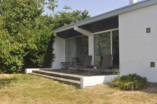 bel4 1950s modernist three-bedroomed house by Willy Van Der Meeren in Teralfene, near Brussels, Belgium