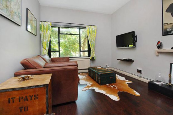 One-bedroom maisonette in the 1950s Berthold Lubetkin-designed Bevin Court in London WC1
