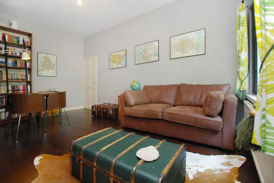 bev2 One-bedroom maisonette in the 1950s Berthold Lubetkin-designed Bevin Court in London WC1