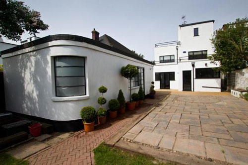 bex4 Five-bedroomed art deco property in Bexleyheath, Kent