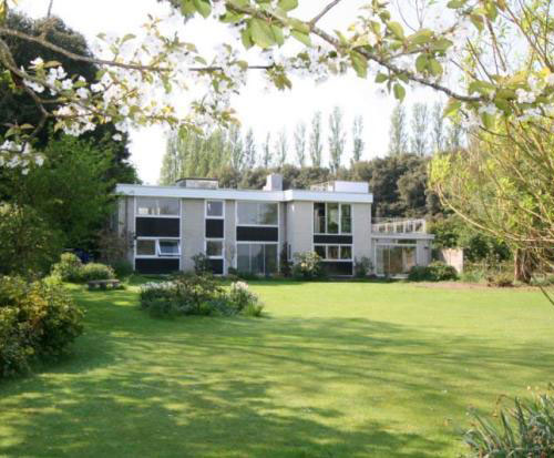 bird1 Pict Fenn house in Birdham, Chichester, West Sussex