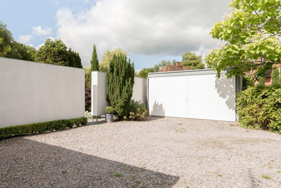 Michael Dewberry-Designed single-storey modernist property in Bishopstrow, Wiltshire