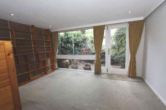 black2 1960s Eric Lyons-designed Span House in Blackheath, London SE3