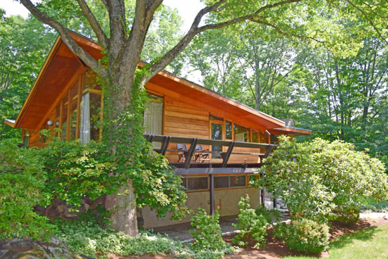1950s David Henken-designed midcentury property in Pound Ridge, New York state, USA