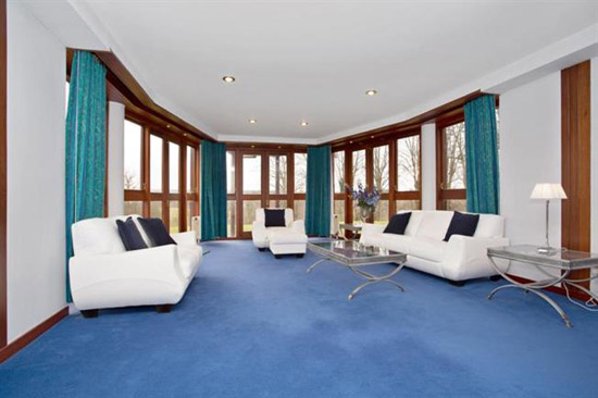 1970s Wooddean House modernist property in Bothwell, Glasgow