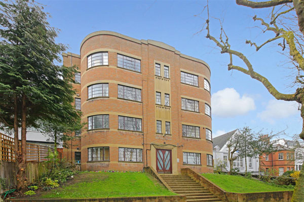 1930s art deco apartment in Broadlands, London N6