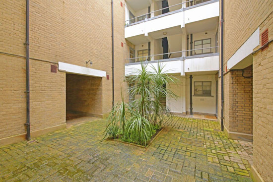 1930s art deco apartment in Broadlands, London N6