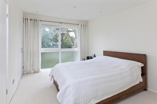 brack4 1960s Eric Lyons-designed Span House on the Brackley estate, Weybridge, Surrey