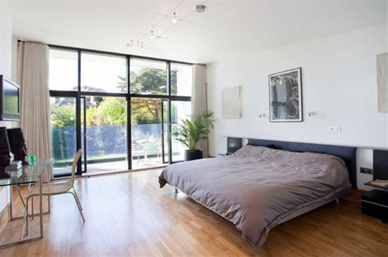 bris5 Six-bedroom contemporary modernist property in Abbots Leigh, near Bristol, Avon