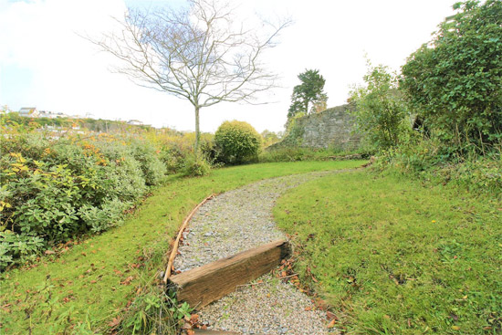 1960s Mervyn Seale-designed Parkham Wood House in Brixham, Devon