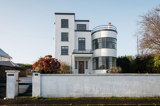 Sunpark 1930s art deco house in Brixham, Devon