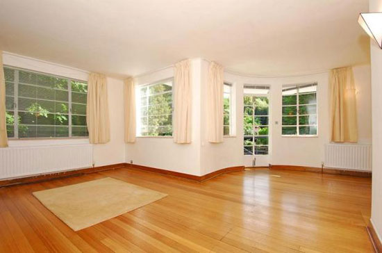 brom3 Five-bedroom 1930s art deco property in Bromley, Kent