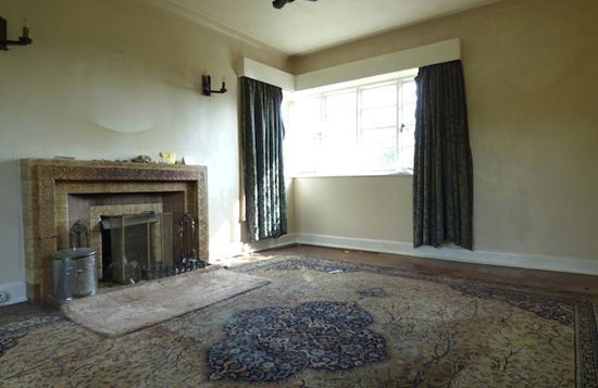 1930s two-bedroom detached art deco property in Burton-on-Trent, Staffordshire