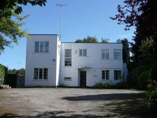 burton2 Four-bedroom 1930s art deco house in Burton upon Trent, Staffordshire