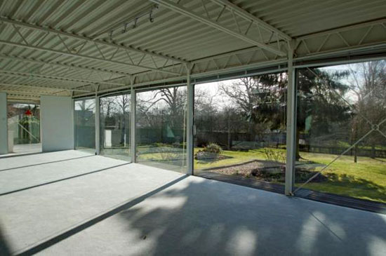 bury2 Sir Michael Hopkins-designed four bedroom glass house in Bury St Edmunds, Suffolk