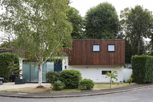 1960s modernist house in West Byfleet, Surrey