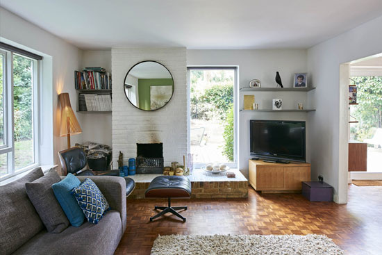 1960s modernist house in West Byfleet, Surrey