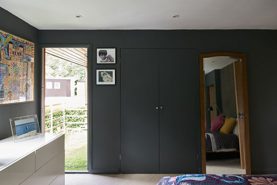 1960s modernist house in West Byfleet, Surrey