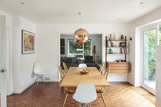 1960s modernist house in West Byfleet, Surrey