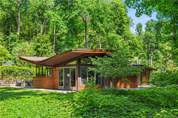 1950s David Henken midcentury modern house in Pleasantville, New York, USA