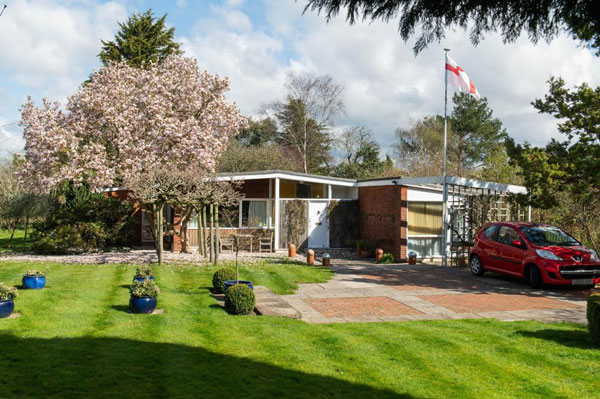 1960s midcentury modern house in Stratford-Upon-Avon, Warwickshire