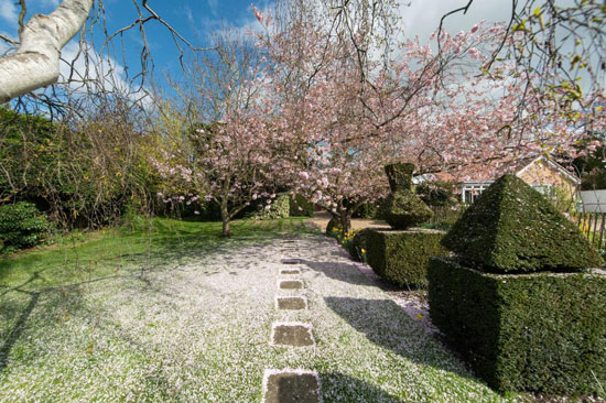 1960s midcentury modern house in Stratford-Upon-Avon, Warwickshire