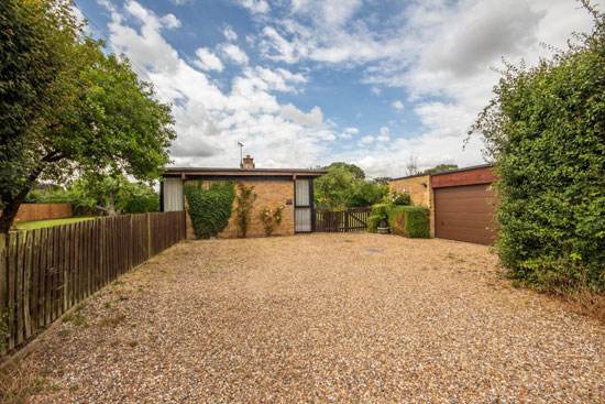 1970s John Meunier modern house in Little Eversden, Cambridge