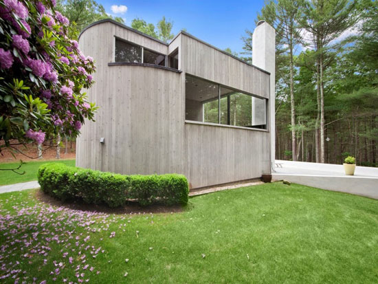 1960s Charles Gwathmey-designed Sedacca House in East Hampton, New York, USA