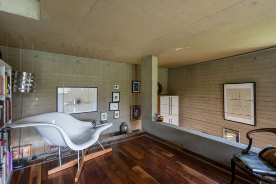 de Rijke Marsh Morgan-designed split-level modernist apartment in London SE1