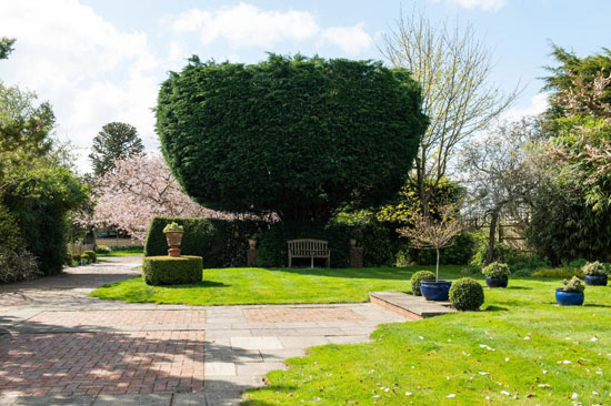 1960s midcentury modern house in Stratford-Upon-Avon, Warwickshire