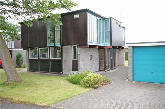 1960s J Roy Parker-designed modernist property in Parkgate, Cheshire