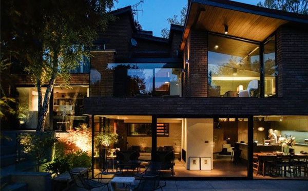 1970s Frazer Crane modernist property in Wilmslow, Cheshire