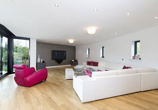 Contemporary five-bedroom property in Claverdon, Warwick, Warwickshire