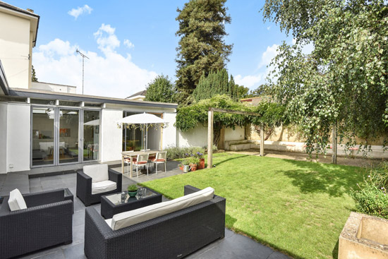 1960s Roger Dyer midcentury modern house in Cheltenham, Gloucestershire