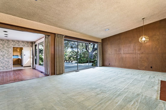 1950s Johnny Stroh-designed midcentury modern property in Santa Paula, California, USA