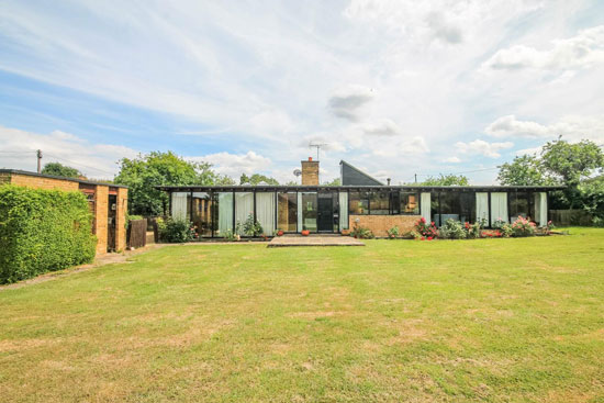 1970s John Meunier modern house in Little Eversden, Cambridge