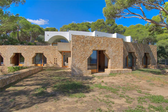 1970s Antoni Bonet Castellana modernist property in Calella, Spain