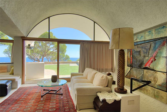 1970s Antoni Bonet Castellana modernist property in Calella, Spain