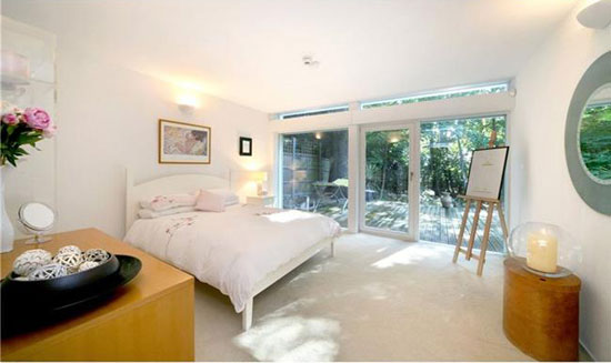 Five-bedroom Huf Haus in Camberley, Surrey