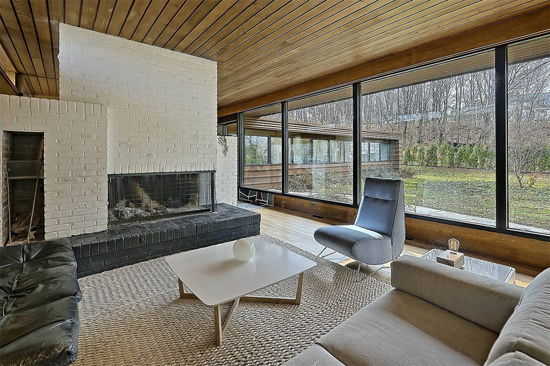 1960s midcentury modern property in Levis, Quebec Canada