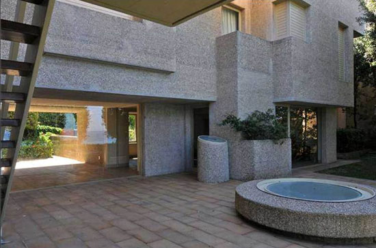 On the market: 1970s Frank Lloyd Wright-inspired 20-bedroom coastal mansion in Rossignano Marittimo, Tuscany, Italy