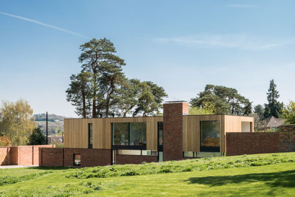 John Pardey-designed Cheeran House in Lower Basildon, Berkshire