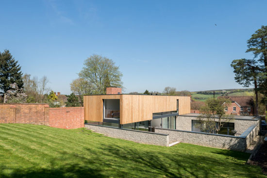 John Pardey-designed Cheeran House in Lower Basildon, Berkshire