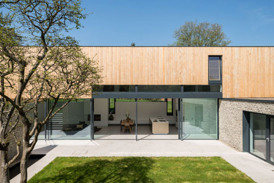 John Pardey-designed Cheeran House in Lower Basildon, Berkshire