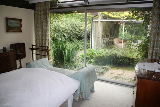 cheam5 1960s Michael Manser-designed three bedroom bungalow in South Cheam, Surrey