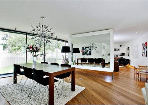 chel3 Modernist-inspired four-bedroom house for sale in Cheltenham, Gloucestershire