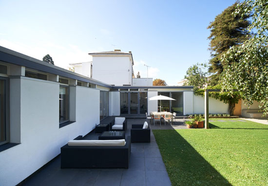1960s Roger Dyer-designed modernist property in Cheltenham, Gloucestershire