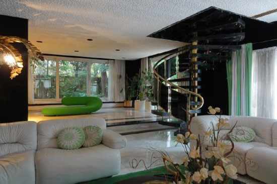 chil3 1960s six bedroom house in Chilworth, Southampton, Hampshire
